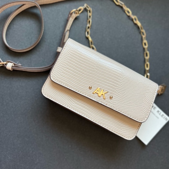 NWT ANNE KLEIN CROSSBODY WALLET ON A CHAIN PHONE SHOULDER BAG - Picture 3 of 8